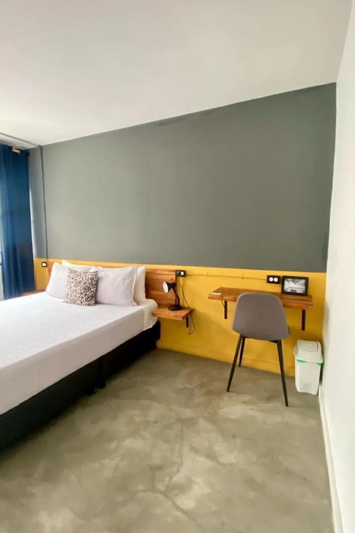 Casa Mosaiko Primer Parque Laureles ميديلين 0*,