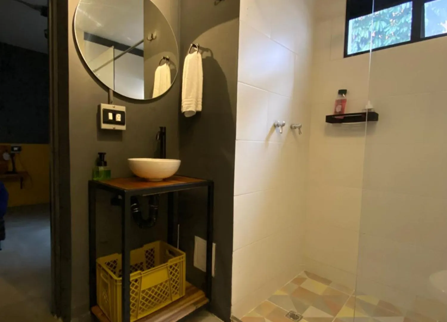 Casa Mosaiko Primer Parque Laureles Medellín Colombia