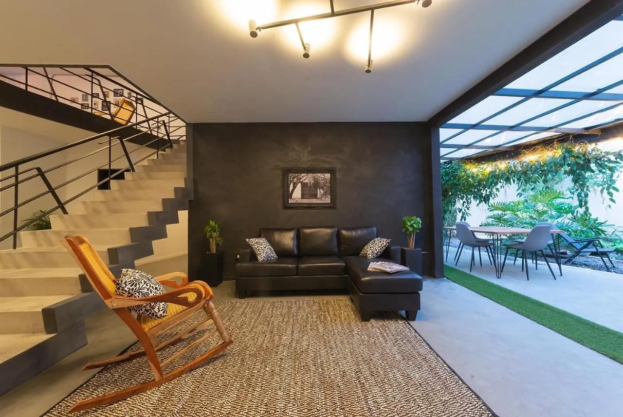 Casa Mosaiko Primer Parque Laureles Medellin 0*,