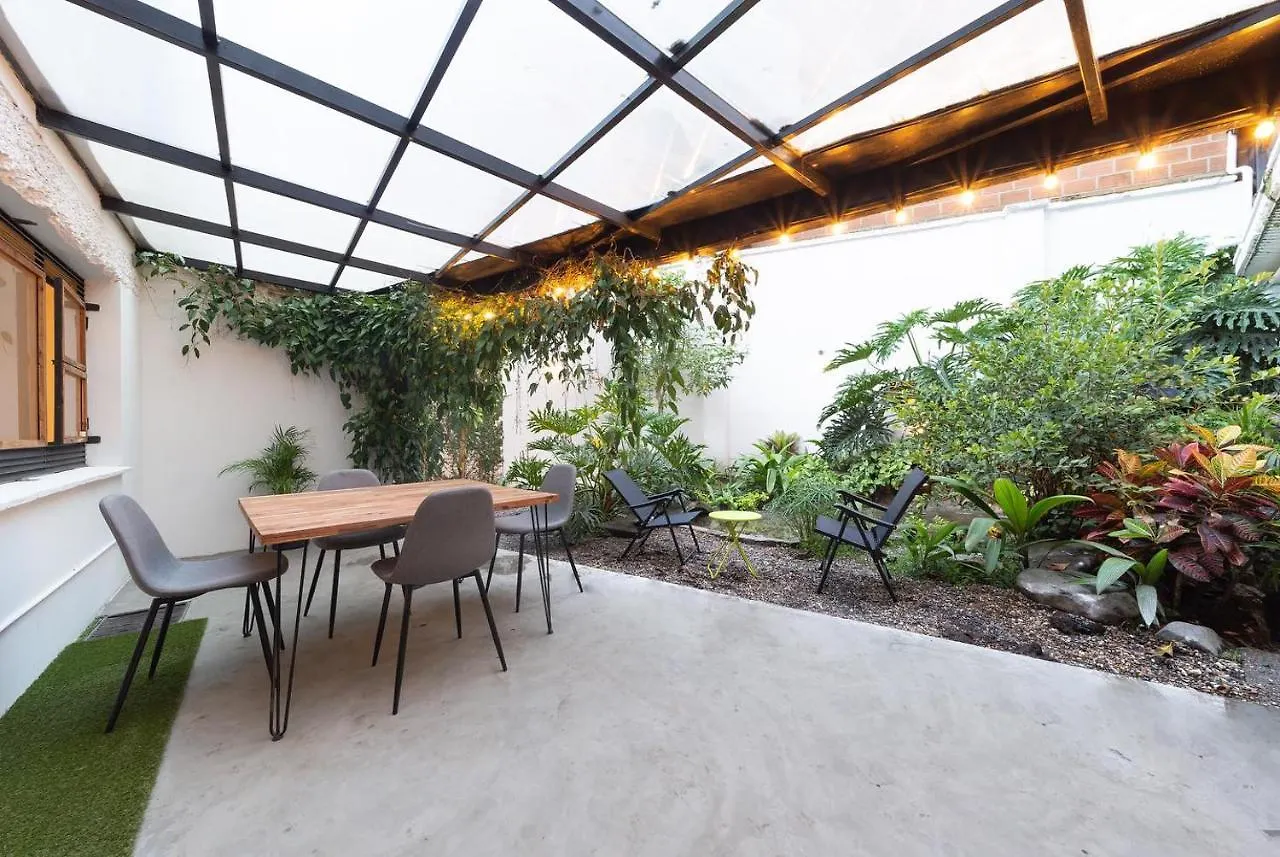 Casa Mosaiko Primer Parque Laureles Medellin Guest house