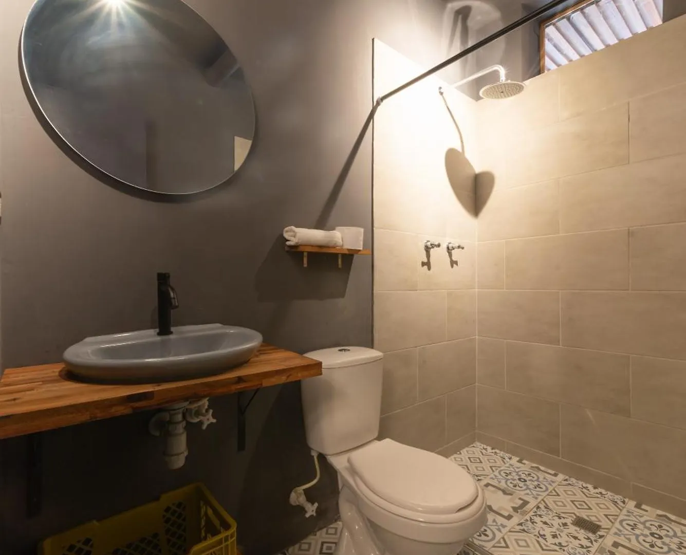 Casa Mosaiko Primer Parque Laureles Medellin Guest house