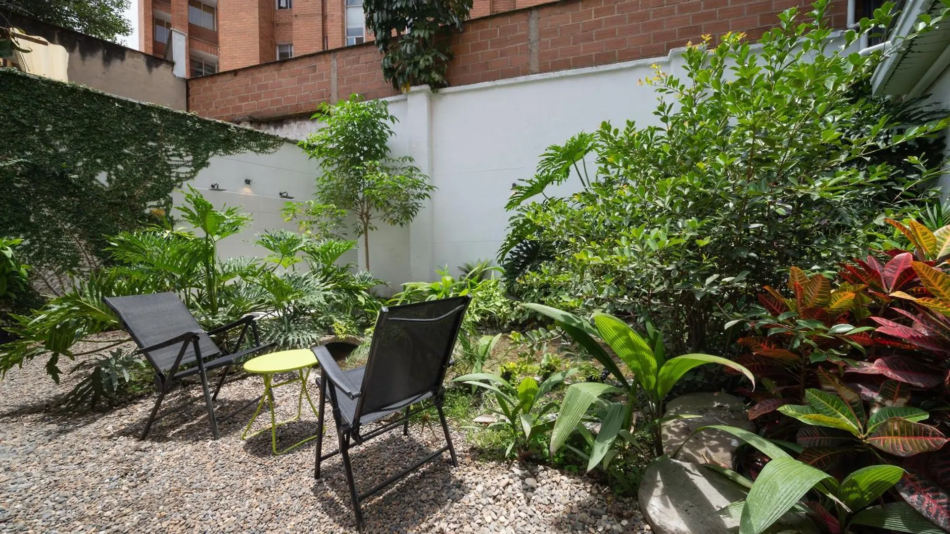 Casa Mosaiko Primer Parque Laureles Medellin