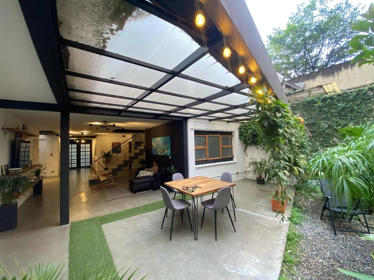 Casa Mosaiko Primer Parque Laureles Medellin